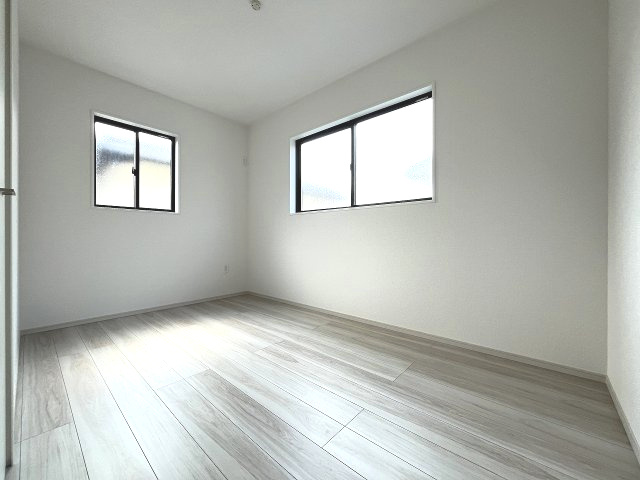 【子供部屋】 | 福岡市城南区友丘1丁目2期　2号棟（全2棟）【仲介手数料無料・0円】 | 施工例。施工例は完成時と異なる場合があります。