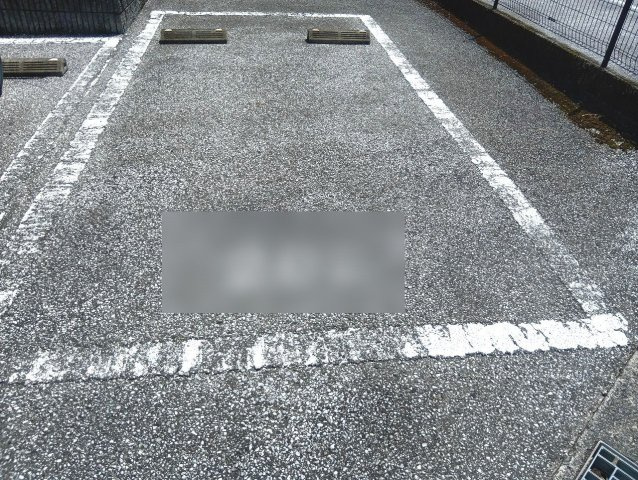セジュールピノの駐車場