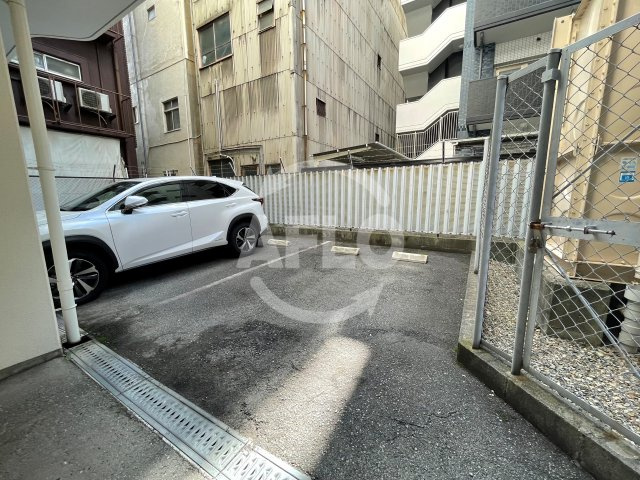 メゾンドール道野　南大江小学校の駐車場|メゾンドール道野　敷地内駐車場