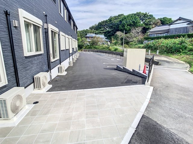 宗像市大井のアパートの駐車場