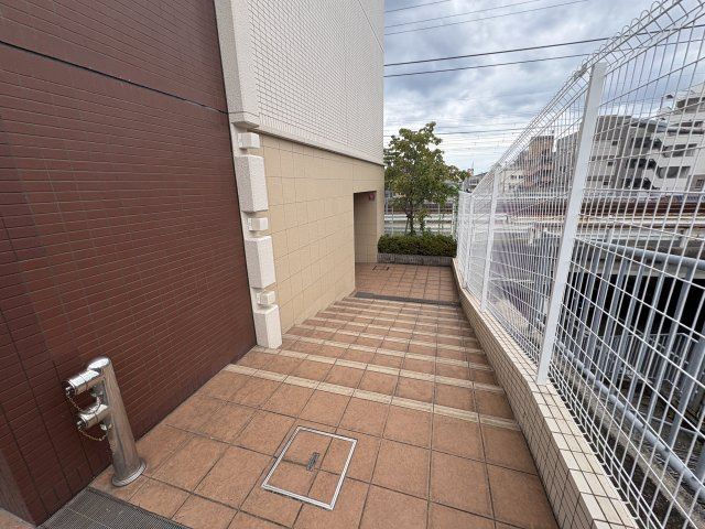 アルファレガロ甲南山手のエントランス