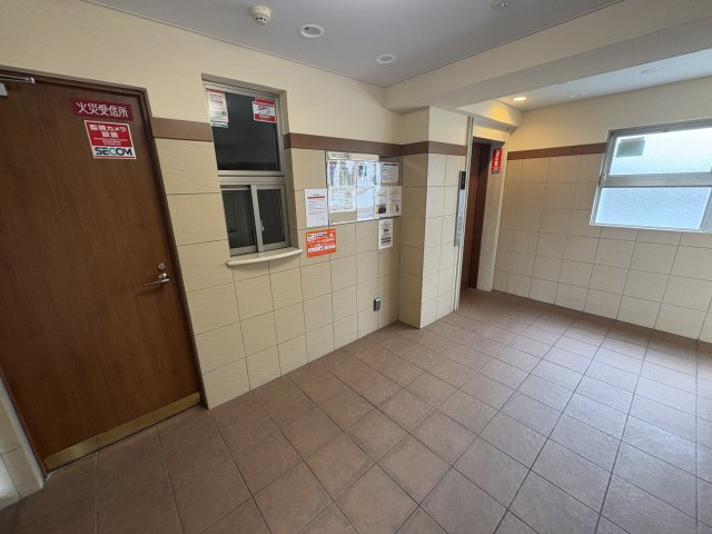アルファレガロ甲南山手のロビー