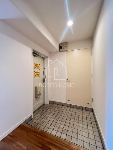 メゾンドール道野の玄関|同マンション別部屋：参考写真