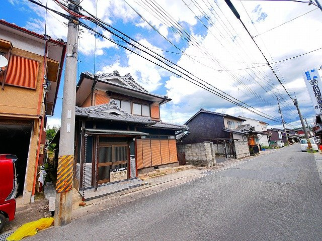 木津川市木津町宮ノ内貸家の駐車場