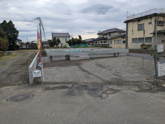 CRADLE GARDEN高崎市吉井町吉井　第4　の前面道路含む現地写真