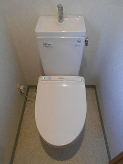 レガリアヒルズ池之端のトイレ|落ち着いた色調のトイレです