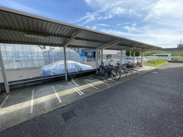 グラン・コンフォールの駐車場