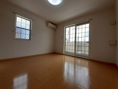 【内装】 | ｓｏｕｔｈ　ｗｅｌｌ | 過ごしやすい室内です
