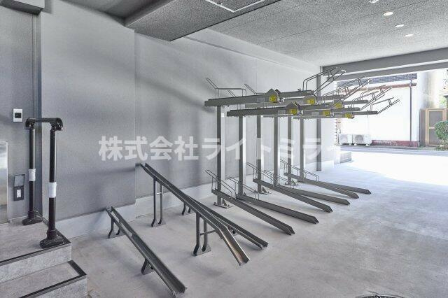 ＴＯＭＯＲＥ田端のロビー|駐輪場