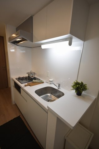 アーバネックス西本町のキッチン|モデルルーム時の室内写真です