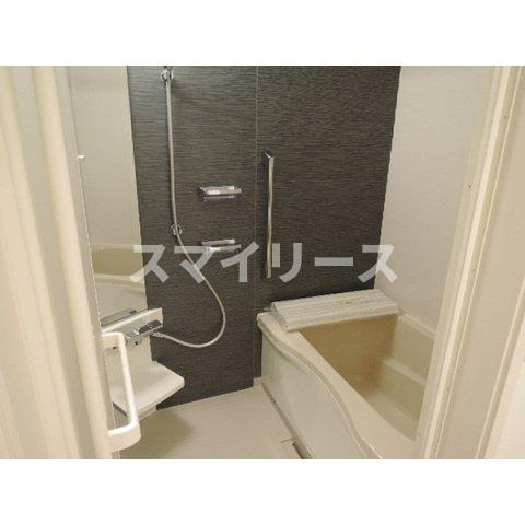 ママベルＡの浴室
