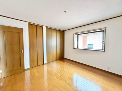 【寝室】 | 茱萸木２丁目　中古一戸建 | テレワークのお仕事部屋、子供部屋等、ライフスタイルや家族構成に合わせて多目的にご使用いただけます♪
