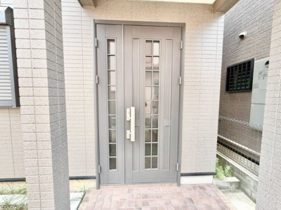 【エントランス】 | 茱萸木２丁目　中古一戸建 | 住宅ローン相談会も開催中ですので、お気軽にお問い合わせ下さいませ♪現地見学などお気軽にお問い合わせ下さいませ♪