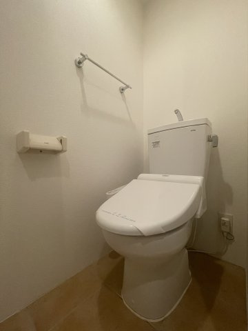 エクサム初台のトイレ|清潔感のあるトイレです
