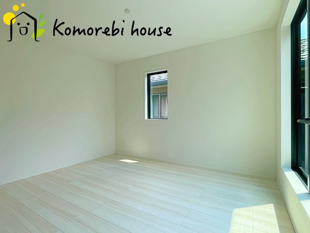さいたま市見沼区大字蓮沼　9期　新築一戸建て　グラファーレ　01の寝室|ゆとりの広さです