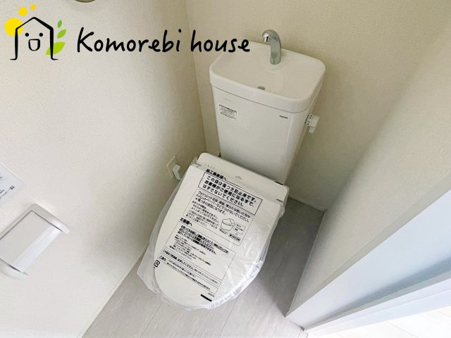 さいたま市見沼区大字蓮沼　9期　新築一戸建て　グラファーレ　01のトイレ|トイレもきれいです
