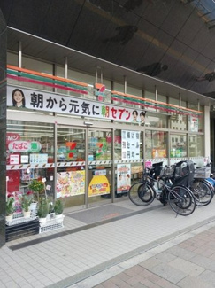 【周辺】 | ベラシティ | セブンイレブン 四谷３丁目店まで234m