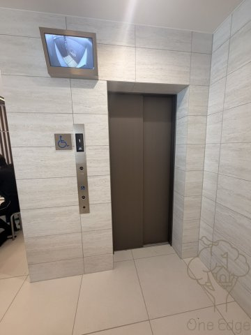 スプランディッド新大阪VIIIのロビー