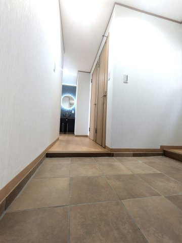 福岡市中央区　リノベーション完成　中古マンションの玄関
