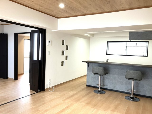福岡市中央区　リノベーション完成　中古マンションの居間・リビング