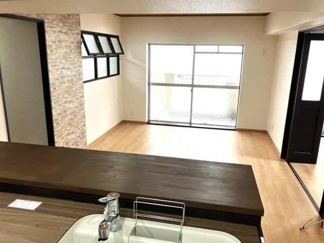 福岡市中央区　リノベーション完成　中古マンションの居間・リビング