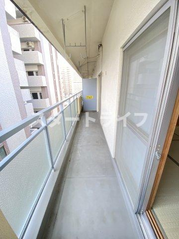 大阪市淀川区西宮原３丁目の賃貸マンションのバルコニー