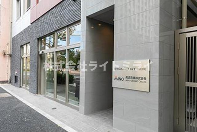 ブリックコート神田錦町のエントランス