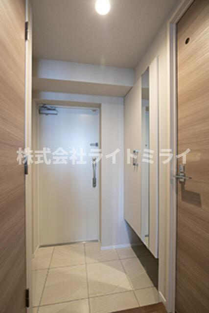 ブリックコート神田錦町の玄関|※写真は同タイプ住戸です。