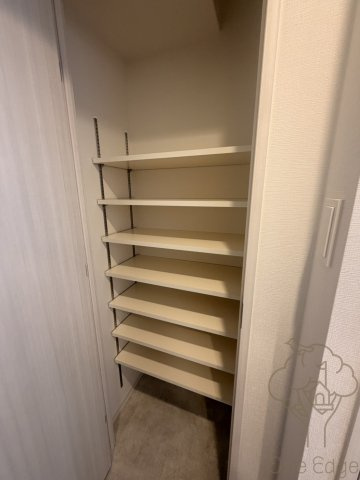 スプランディッド新大阪VIIIの玄関