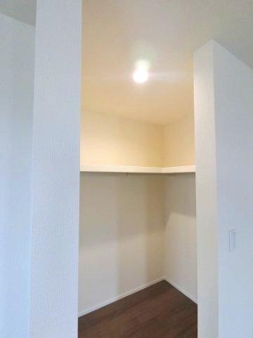 佐賀市光第2　１号棟の内観：施工例|　ウォークインクローゼットつき