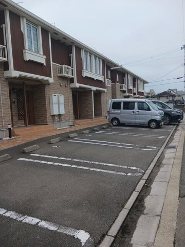 【駐車場】 | アーデン西浜　Ⅵ | 駐車場があるので、車を買う予定の方も安心です