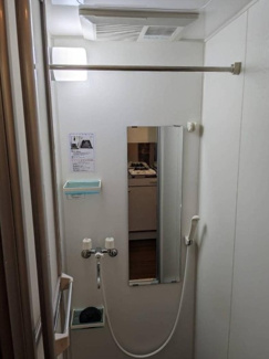 【シャワールーム】