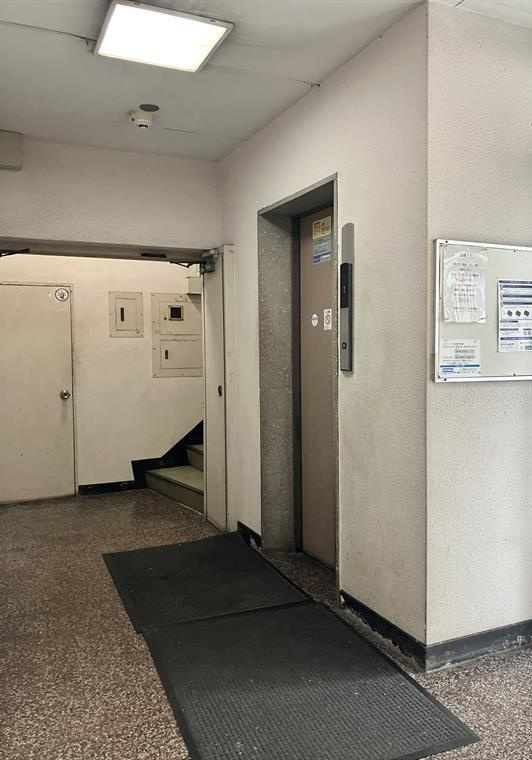 中川マンションのロビー