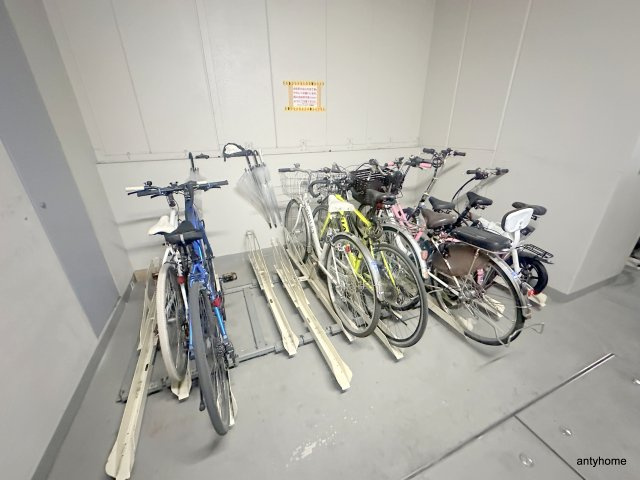 エグゼレジデンスタワー　仲介手数料無料の駐車場