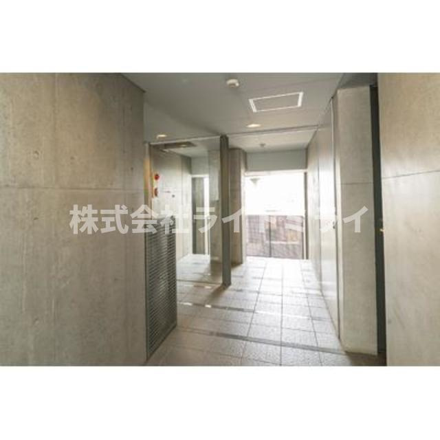 四ツ谷ＨＯＵＳＥのエントランス