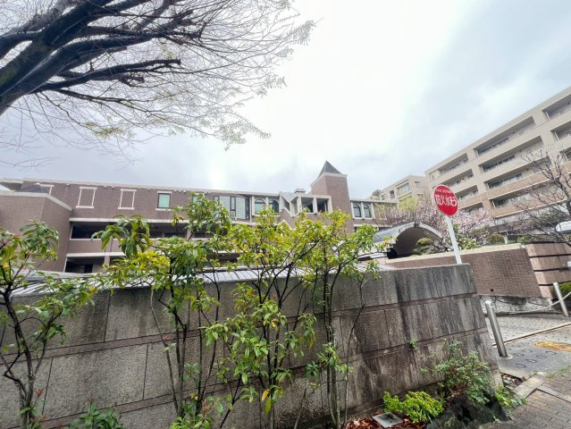 サンラトール甲陽園の外観