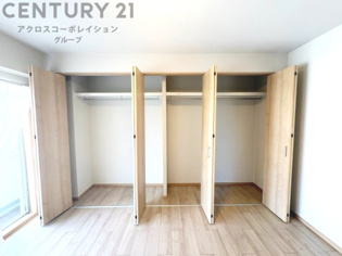 衣類やアクセサリー、小物類の収納が便利で整理整頓がしやすく、部屋の美観を保ちつつ、スペースを最大限に活用できます。衣服のしわやダメージを防ぎ、長持ちさせることができます。