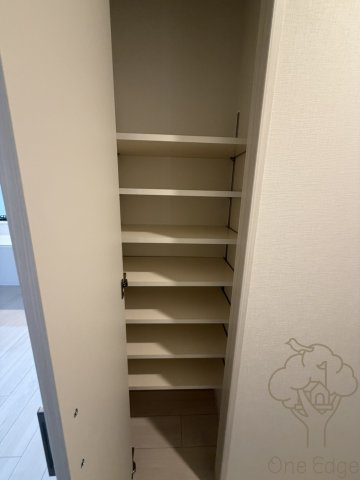 スプランディッド新大阪VIIIの玄関