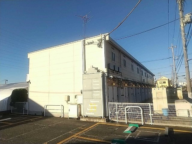 レオパレスサンジの外観