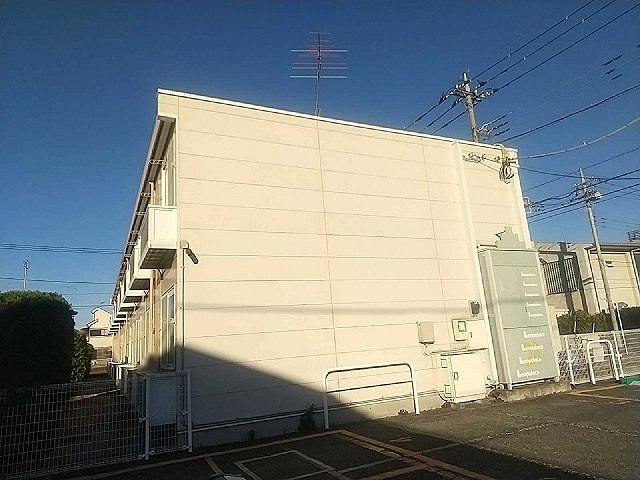 レオパレスサンジの外観
