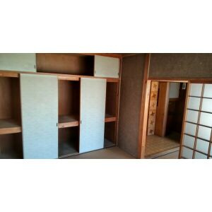高屋町旭210・211借家の収納