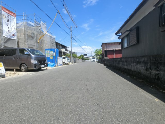 佐賀市光第2　2号棟の前面道路含む現地写真|前面道路含む現地写真です
