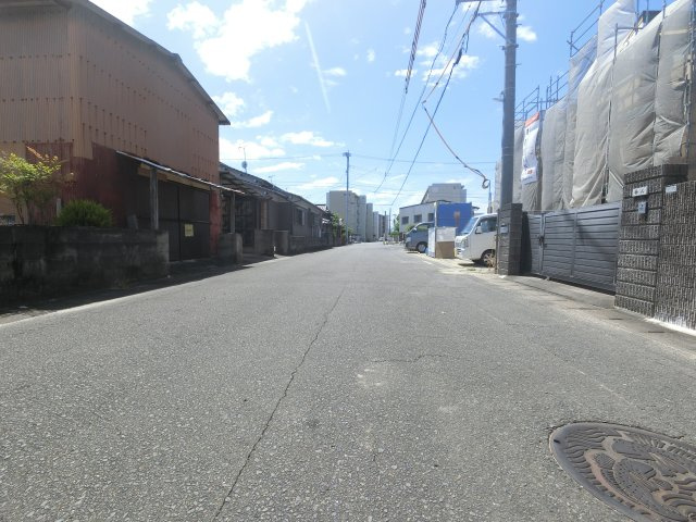 佐賀市光第2　2号棟の前面道路含む現地写真|前面道路含む現地写真です