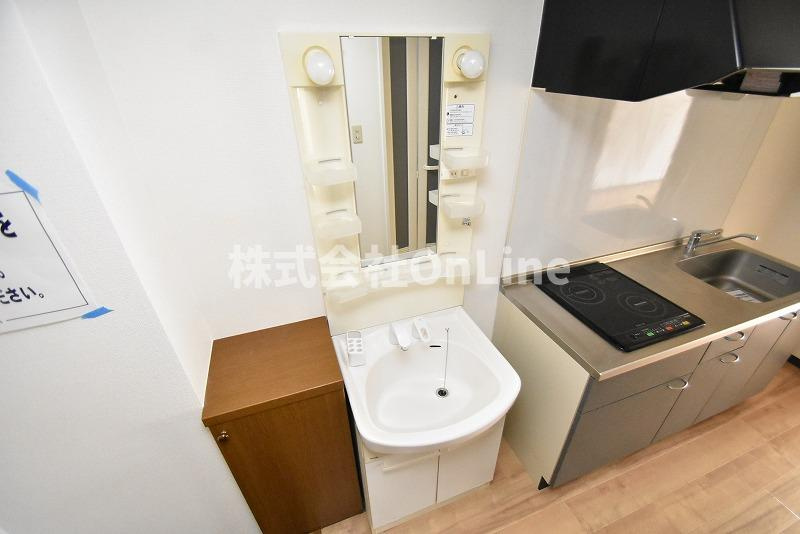 東大阪市高井田本通７丁目の賃貸マンションの独立洗面台