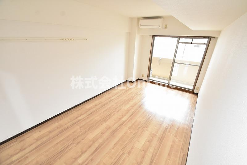 東大阪市高井田本通７丁目の賃貸マンションの洋室