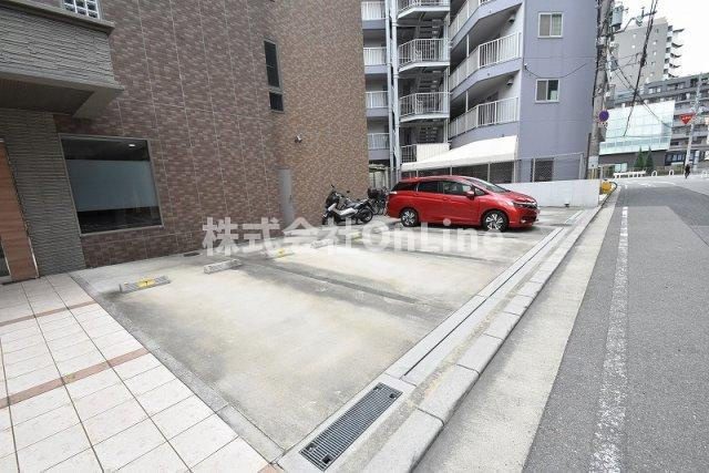 【駐車場】