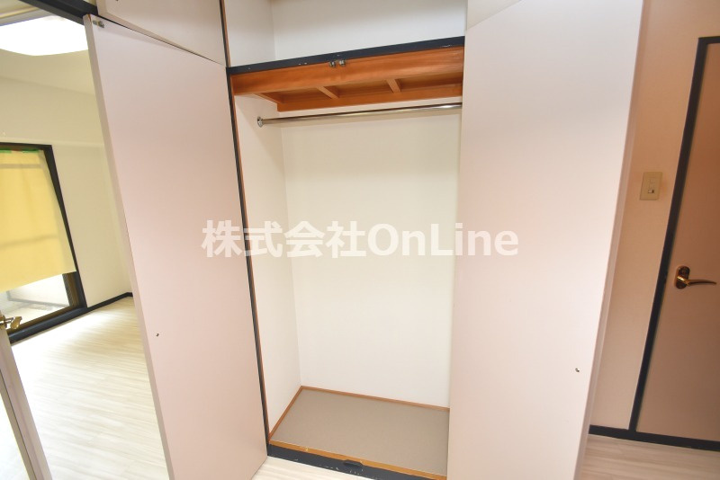 東大阪市川俣１丁目の賃貸マンションの収納