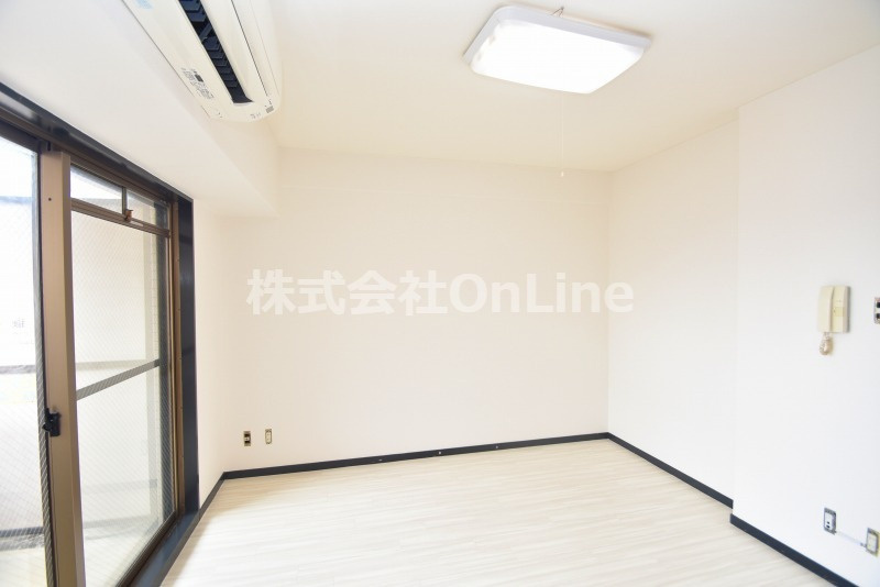 東大阪市川俣１丁目の賃貸マンションの洋室