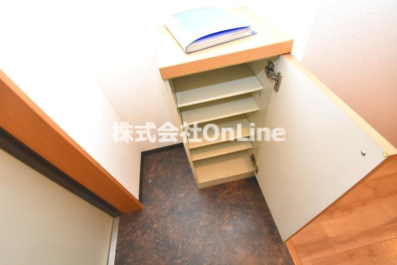 東大阪市吉田本町１丁目の賃貸マンションの玄関