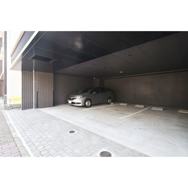 レジデンシア泉Ⅰ　名古屋市賃貸　仲介手数料無料の駐車場